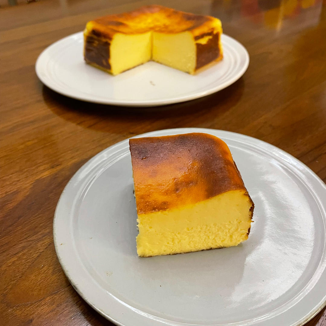 独家配方  |  小岛老师为大家重现蛋糕芝士界圣品 “西班牙圣塞巴斯蒂安芝士蛋糕”