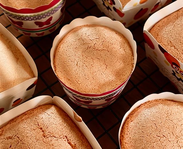 戚风杯子蛋糕(可可味)的做法