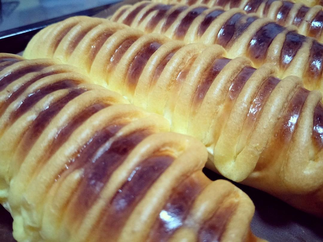 面包房里最受欢迎的毛毛虫面包