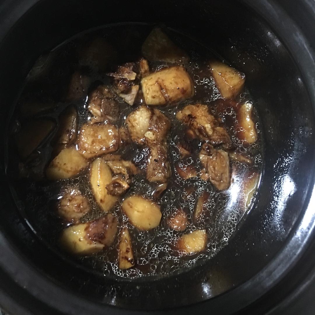 入口酥烂的经典家常土豆炖排骨，好吃的停不下筷子！