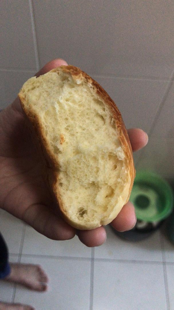 淡奶油面包   （口感超柔软，不会揉面发酵的进，小白食谱）