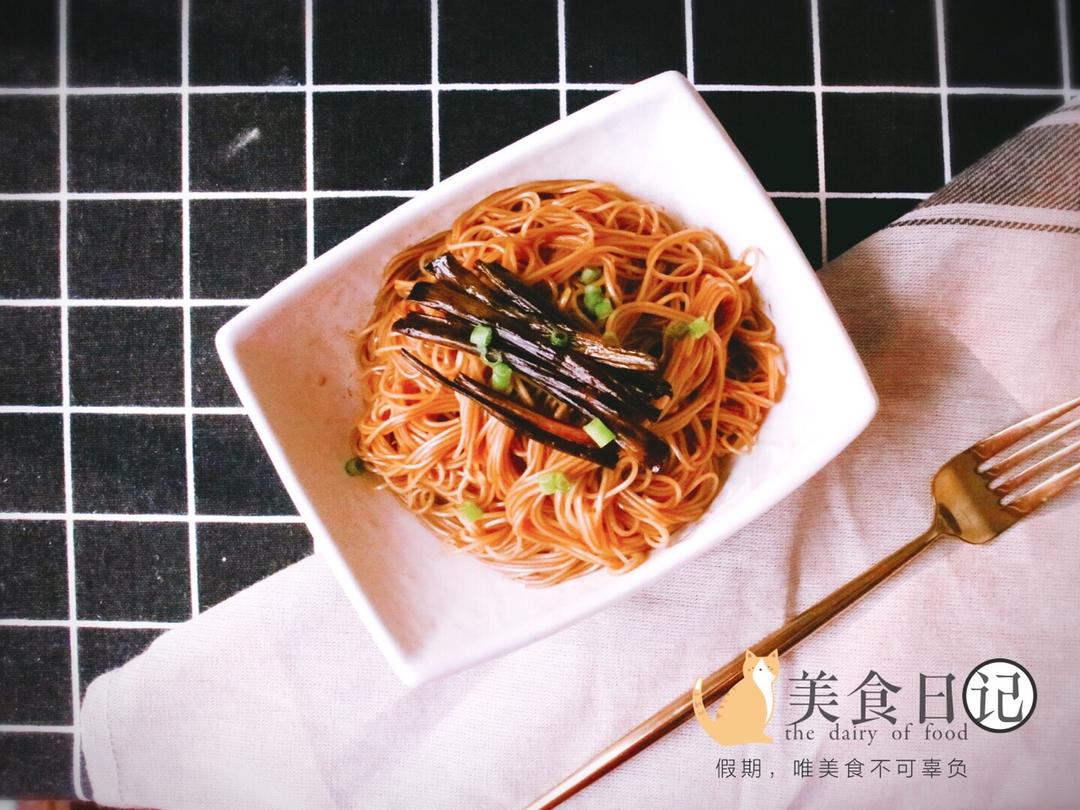 葱油拌面Spring Onion Noodles