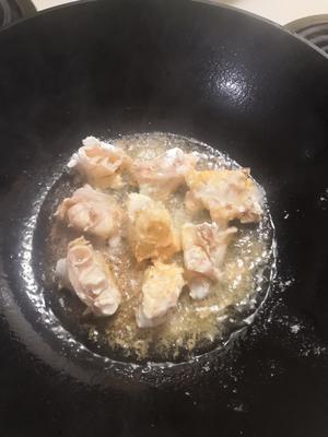 泰式黄咖喱炒蟹的做法 步骤4