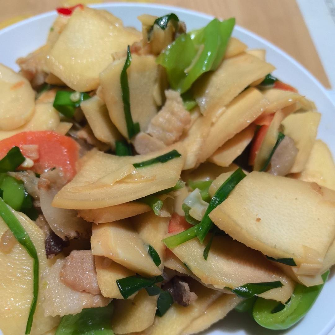 腊肉炒云南甜笋