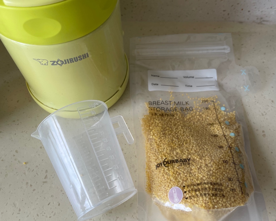 象印焖烧罐黄小米粥的做法 步骤1