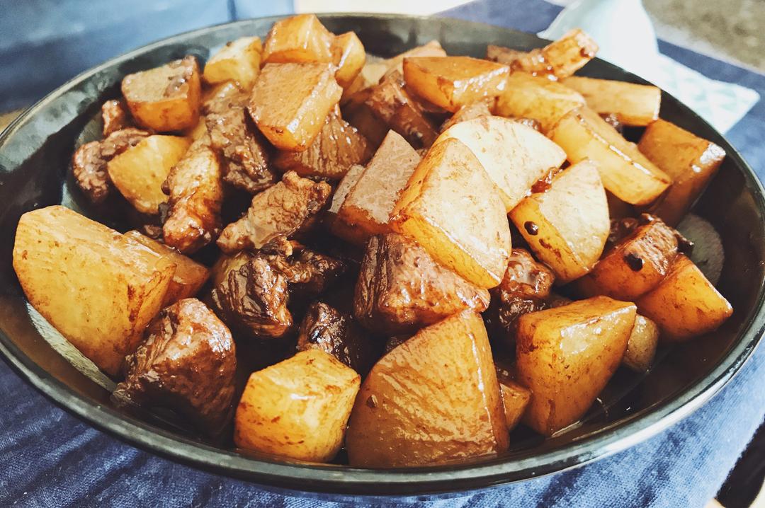 超好吃的萝卜烧肉的做法