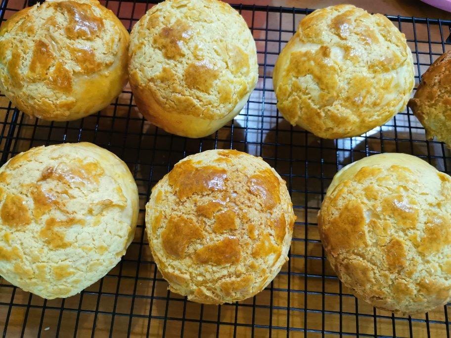 好吃到极致经典脆皮菠萝包