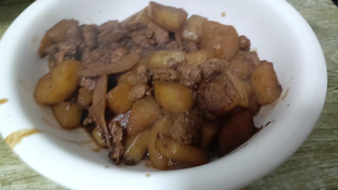 家常萝卜烧肉