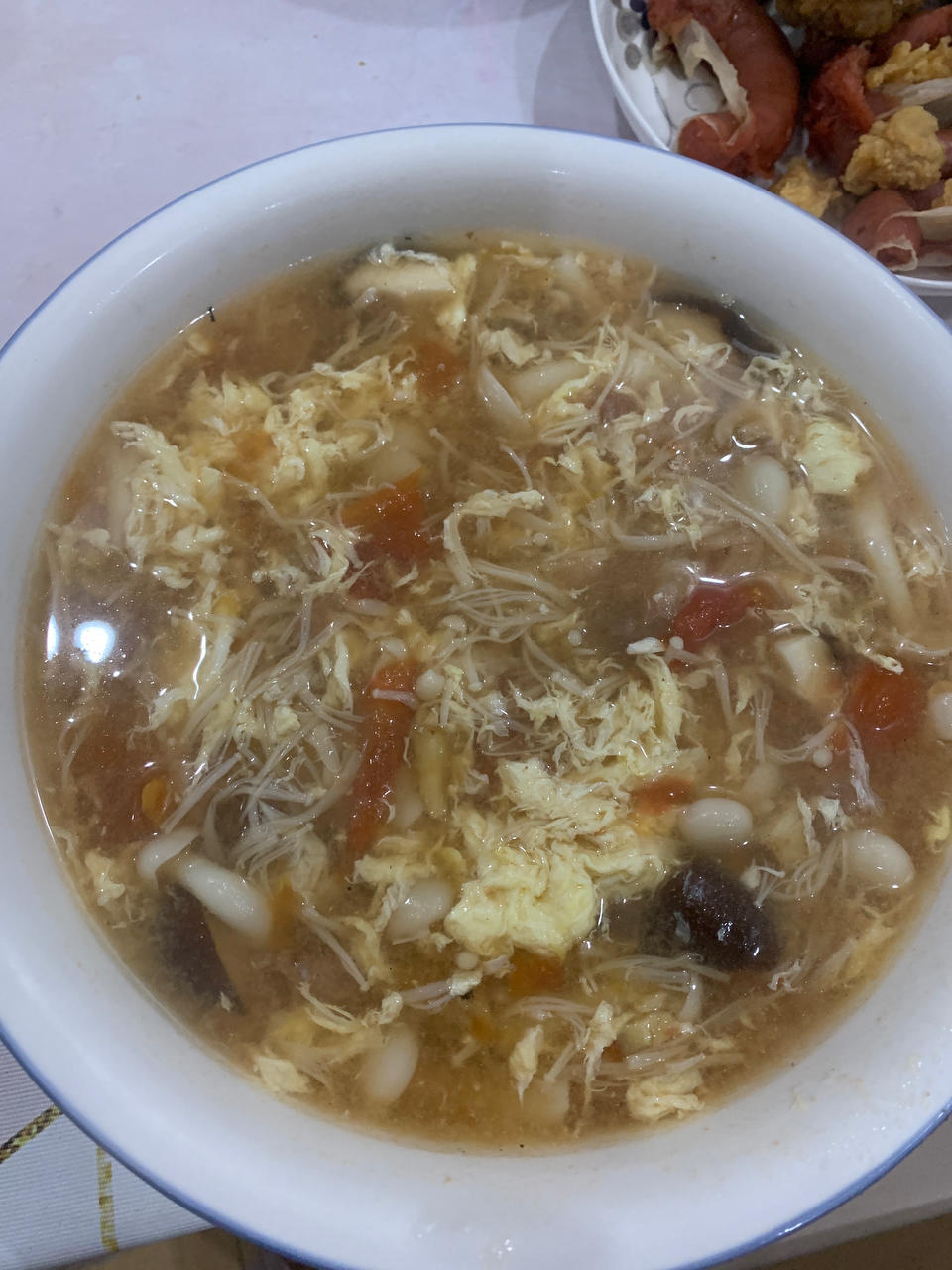 超番茄肥牛菌菇汤