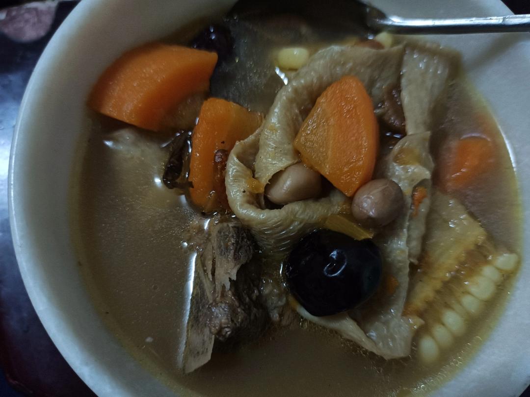 茶树菇排骨汤（营养靓汤）