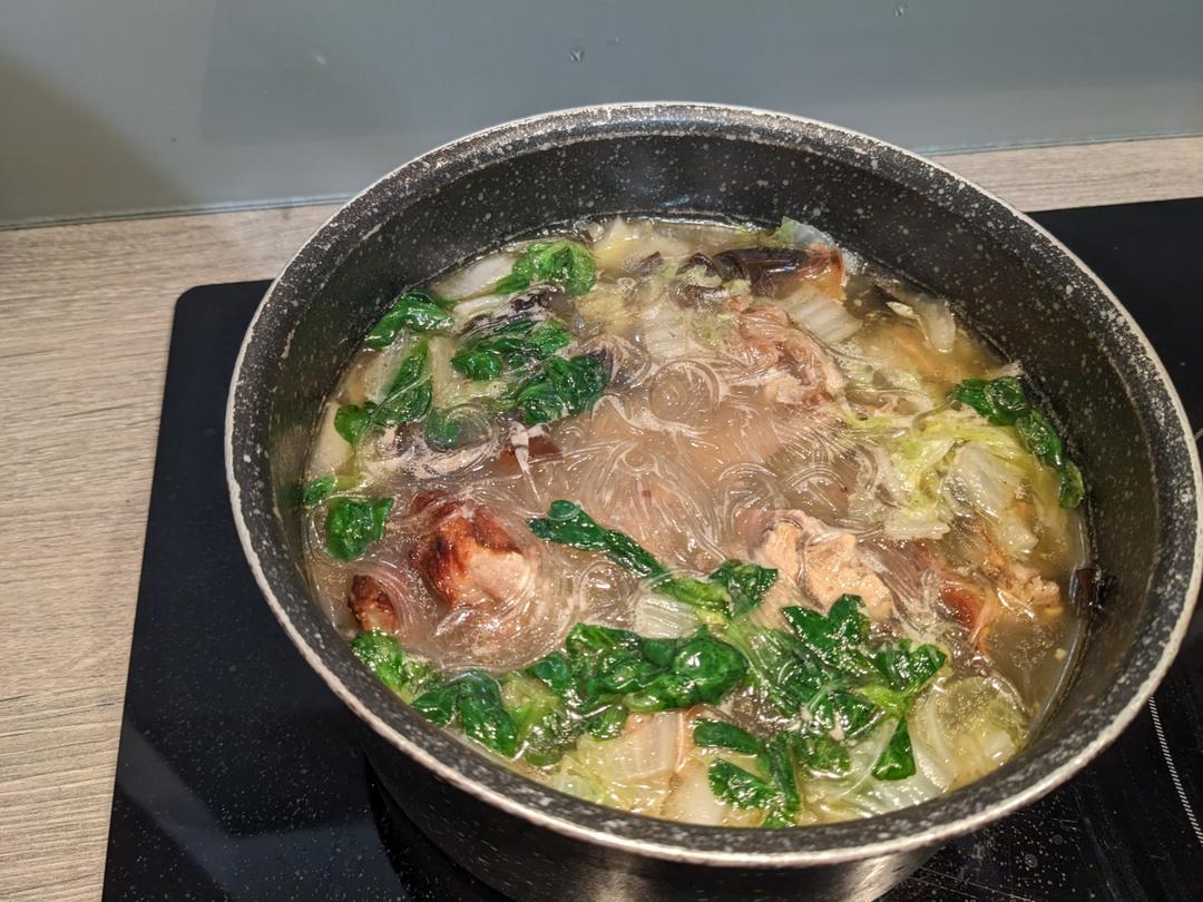 白菜粉丝鸭架汤