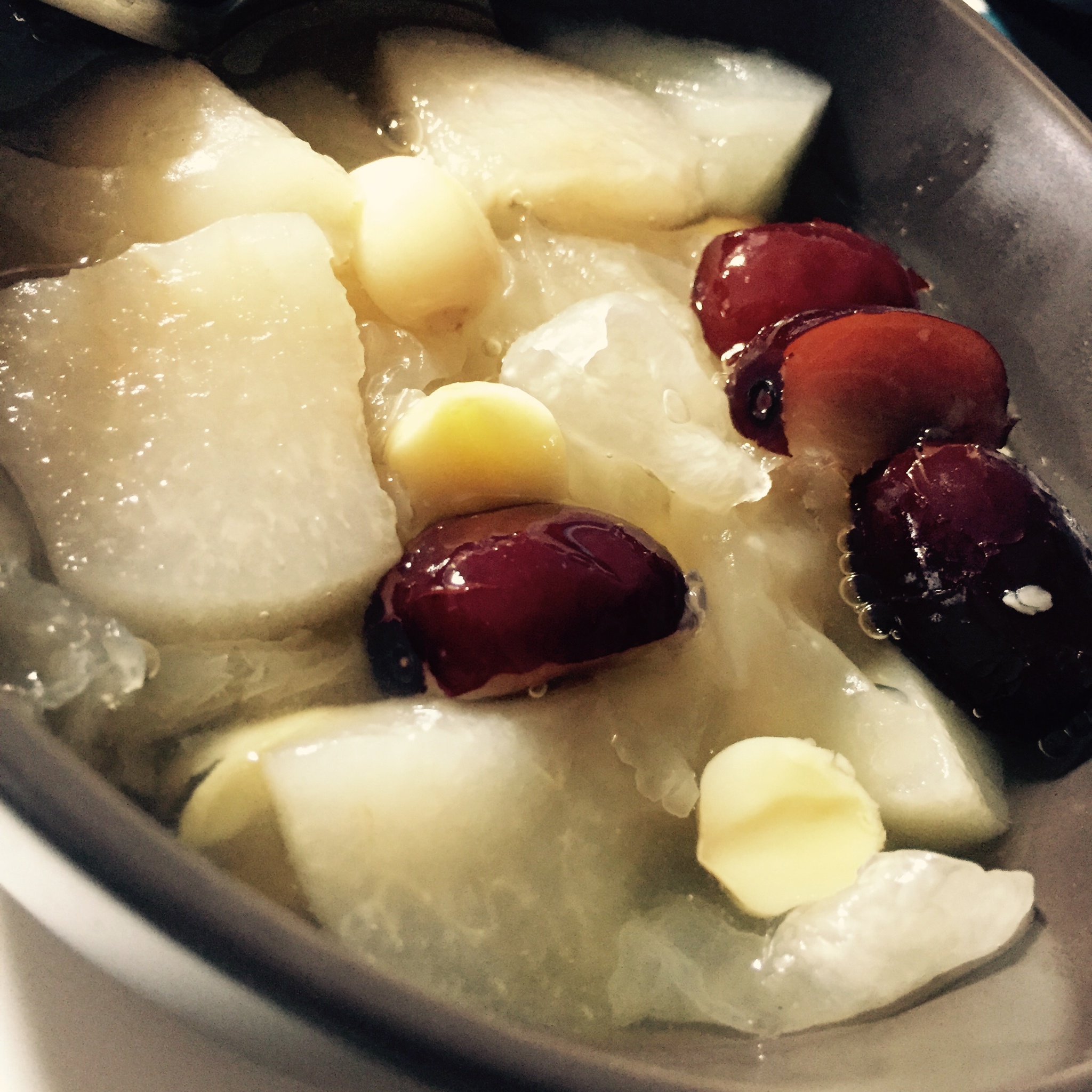 冰糖银耳红枣汤