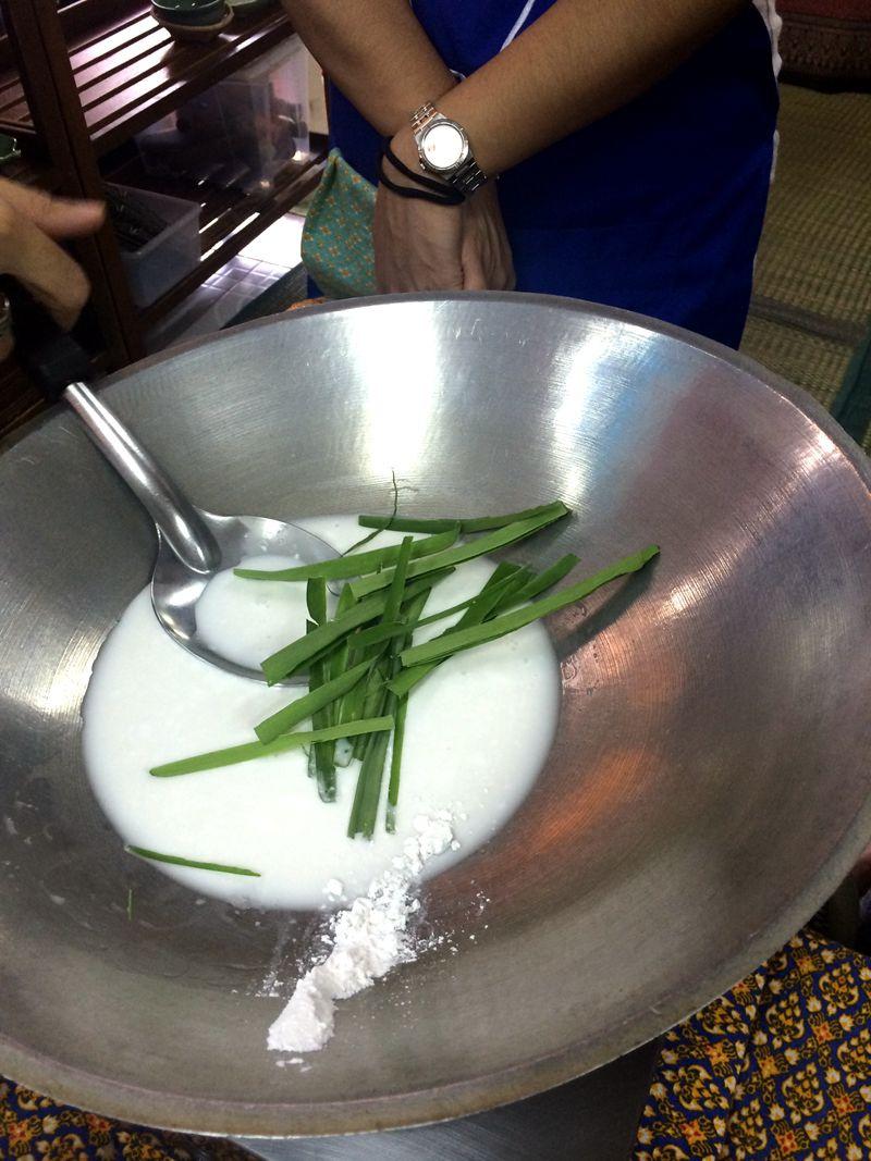 在泰国学厨 | 史上最正宗的泰式芒果糯米饭（没有之一）的做法 步骤10
