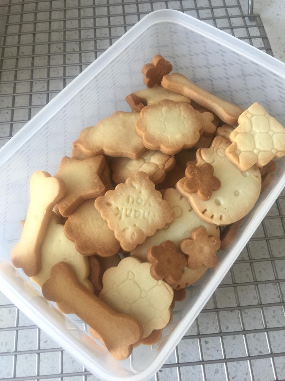 超简单！好吃又平整的糖霜饼干底的做法（附贴心小提示哦）