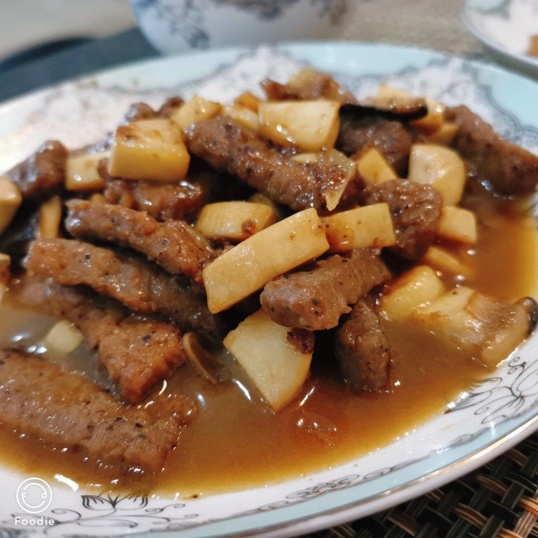 杏鲍菇黑椒牛肉粒