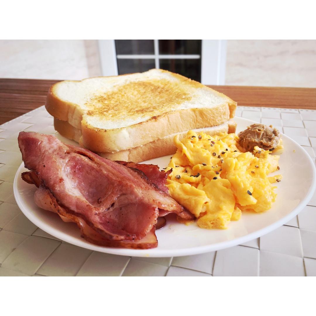 美式炒蛋 scrambled eggs