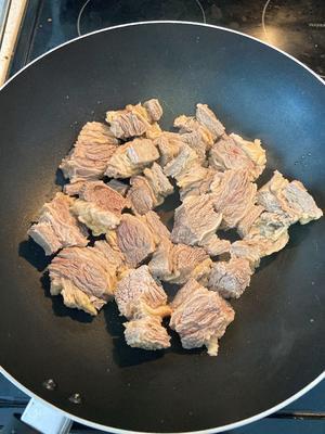 红烧杏鲍菇牛腩（烤箱铸铁锅版本）的做法 步骤4