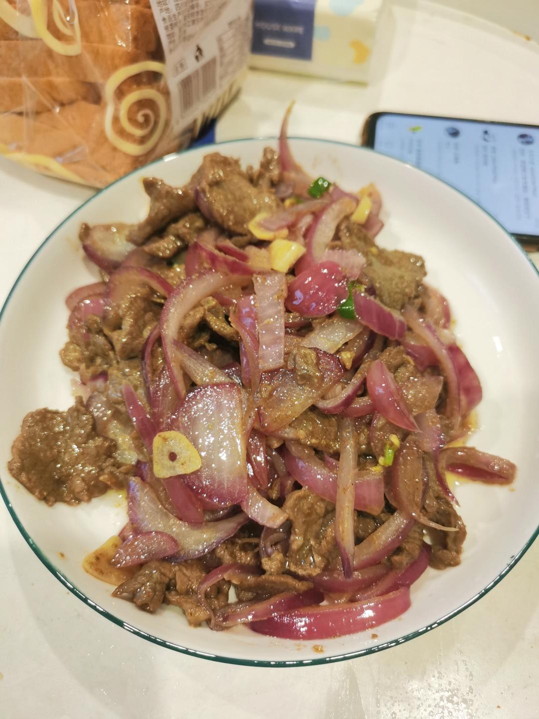 孜然洋葱炒牛肉粒