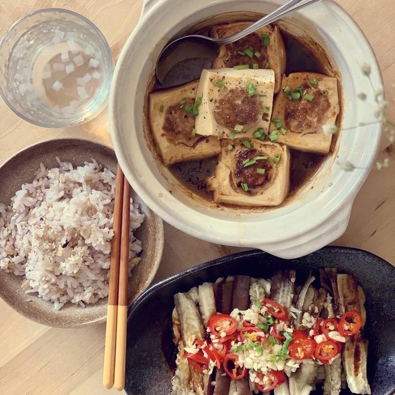 客家煎酿豆腐-豆腐这么做味美爆汁，做一大锅可能都不够吃！