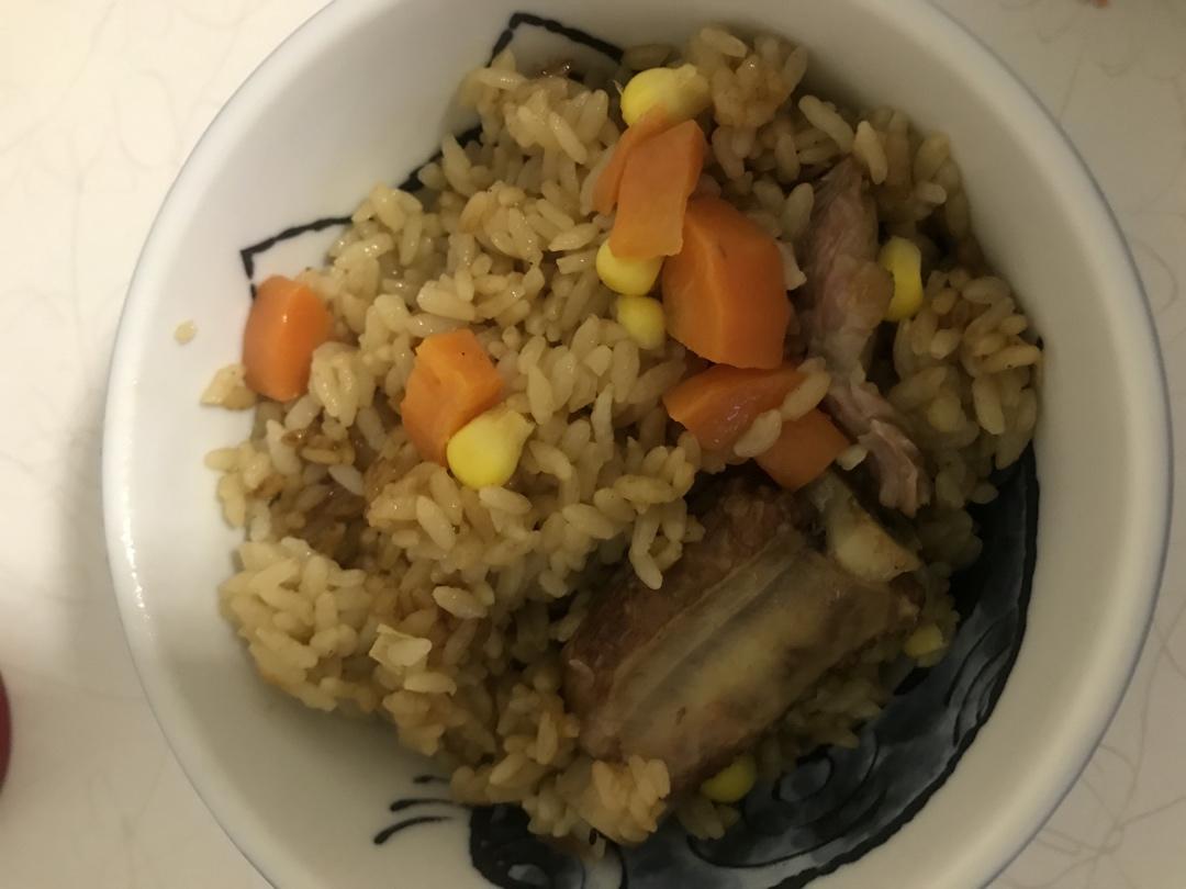 【排骨焖饭】