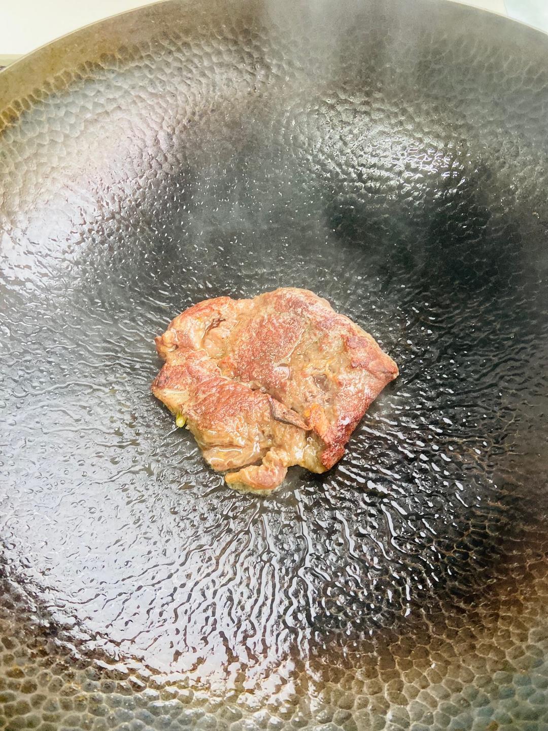 家庭自制嫩牛排🥩，不用去买半成品了的做法 步骤3