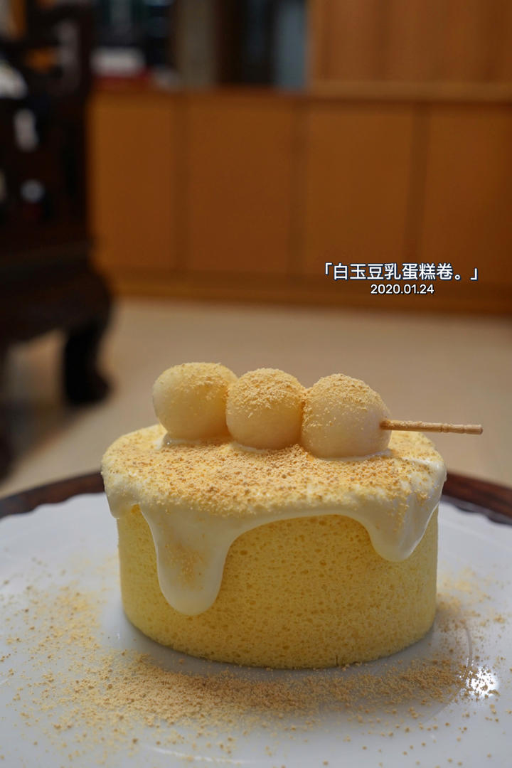白玉豆乳奶盖蛋糕卷