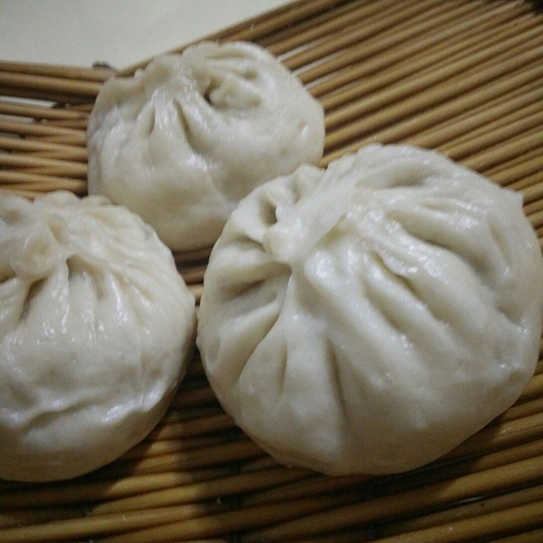 鲜美多汁的洋葱牛肉包子