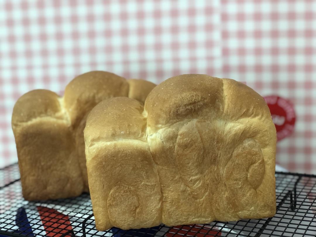 吴克己手撕炼乳吐司