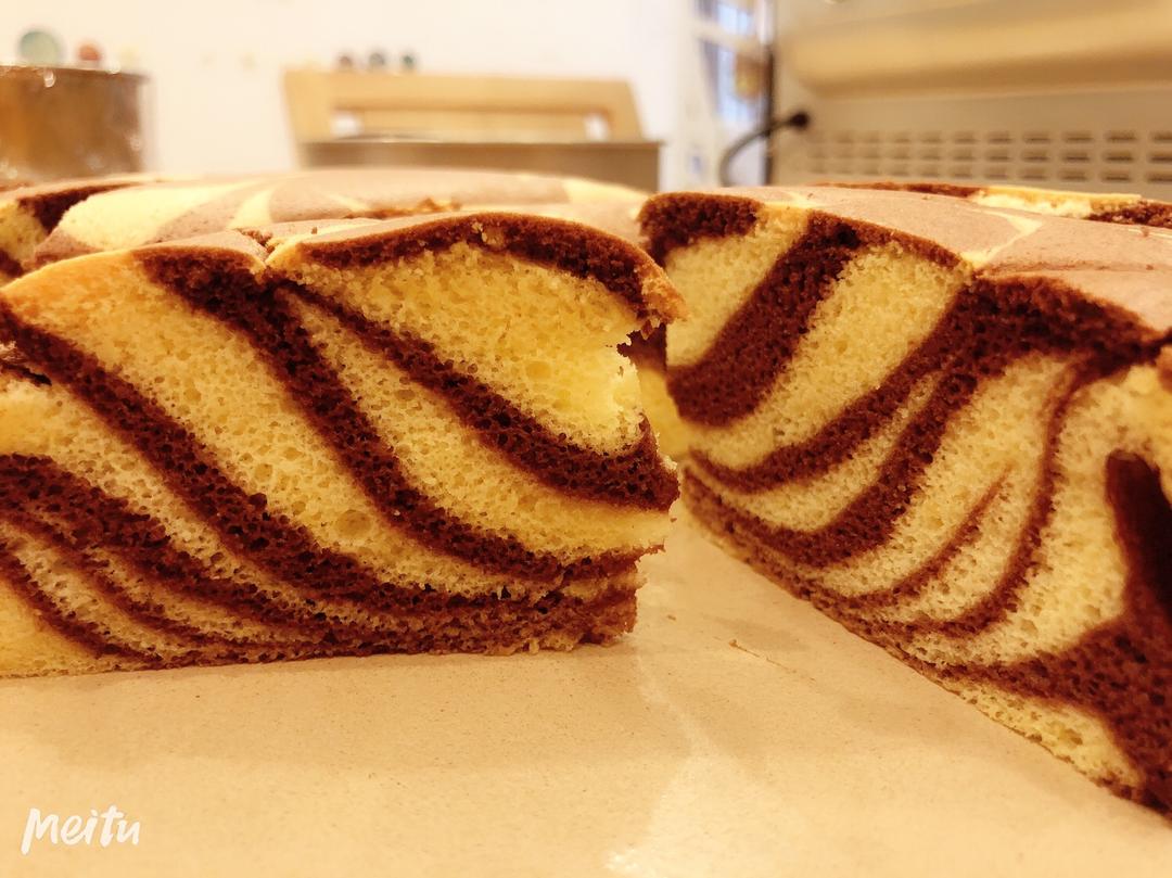 云朵般松软的椰香斑马纹戚风蛋糕