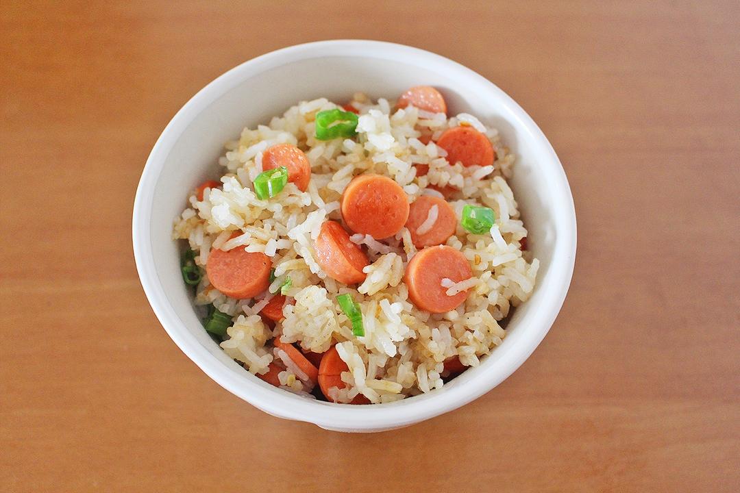 快手青椒火腿炒饭