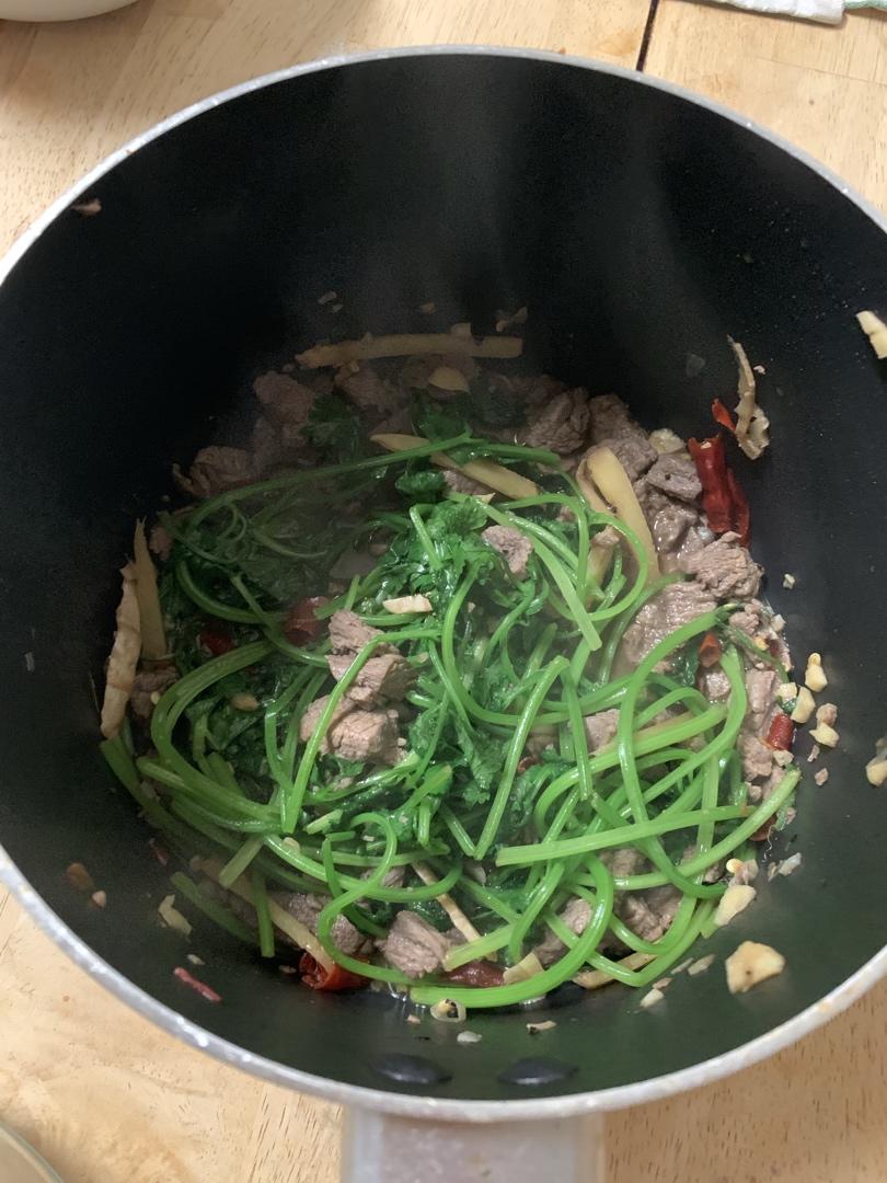 香菜牛肉