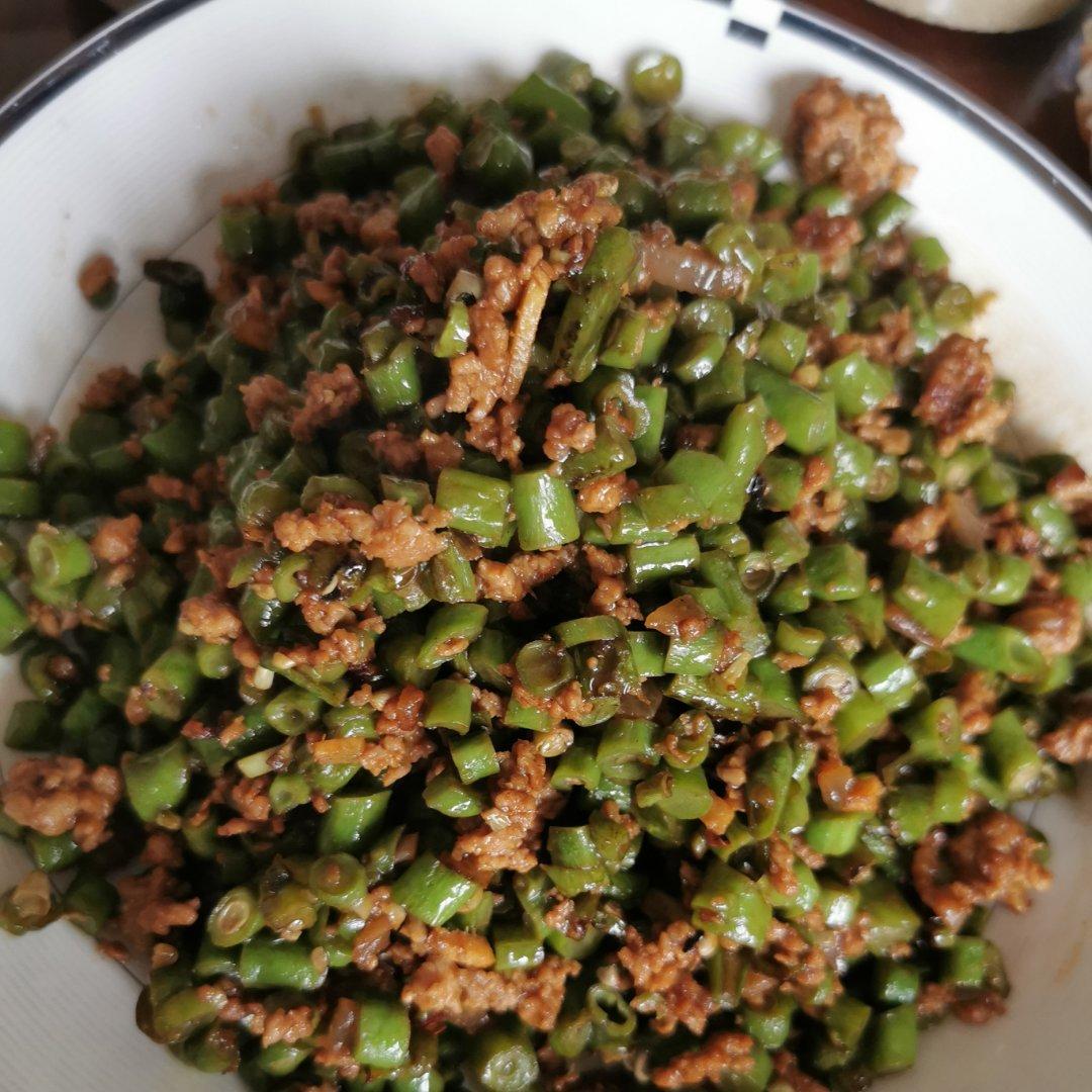 儿子能吃满满一碗饭的肉末豆角