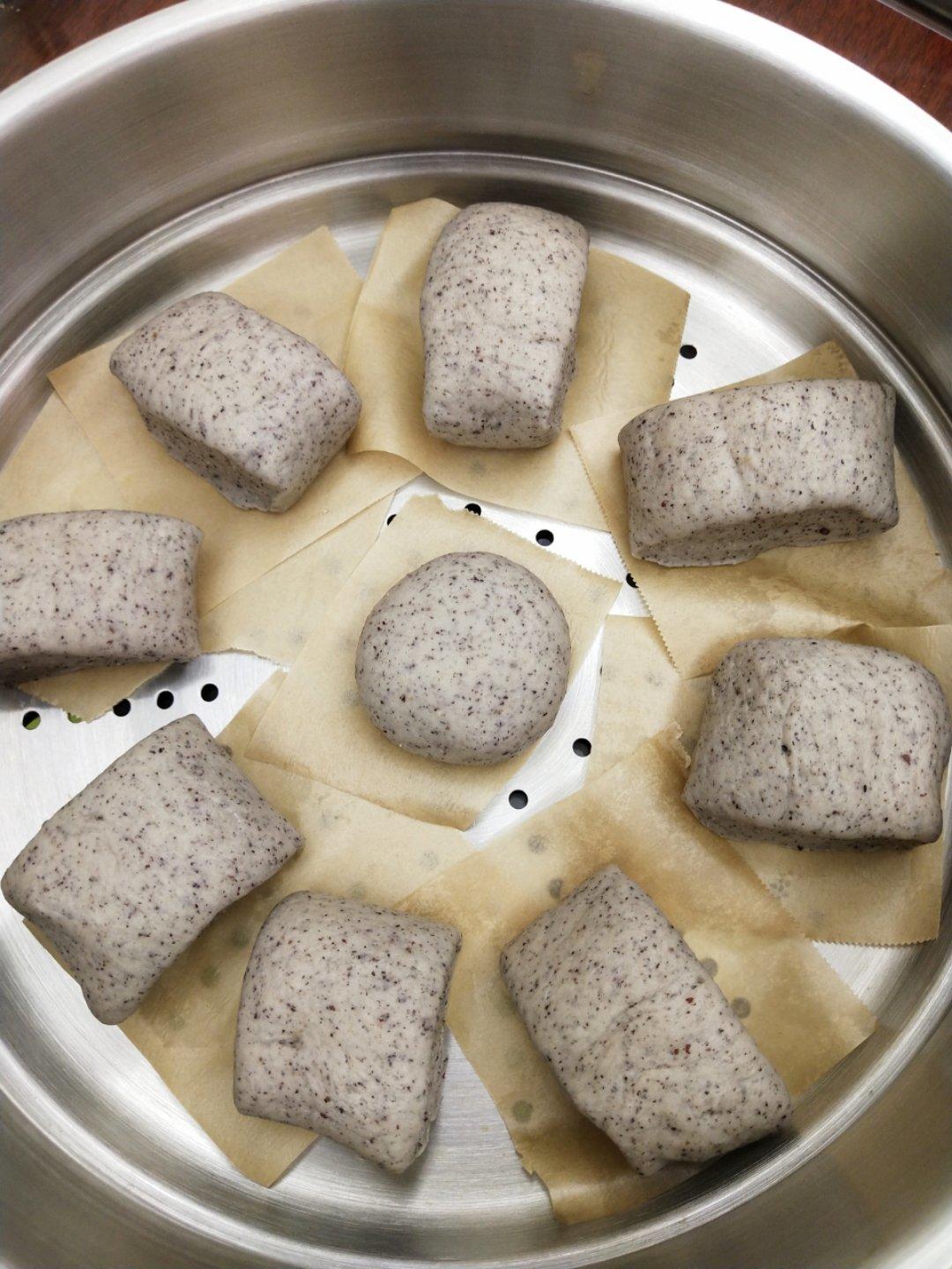 黑米粉刀切馒头