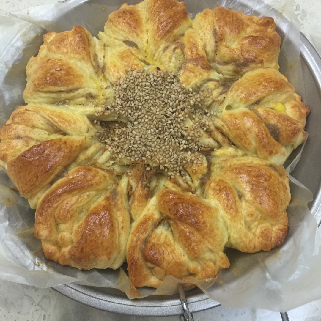 太阳花肉松面包