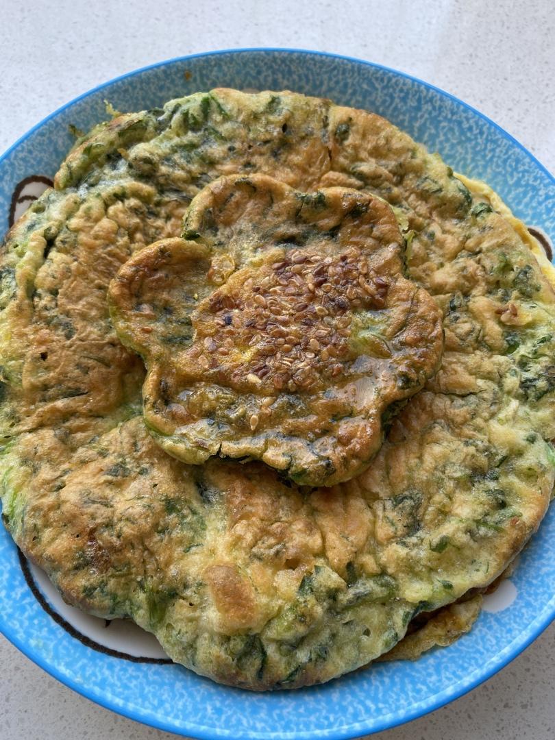 内蒙的家乡菜做的菠菜鸡蛋饼