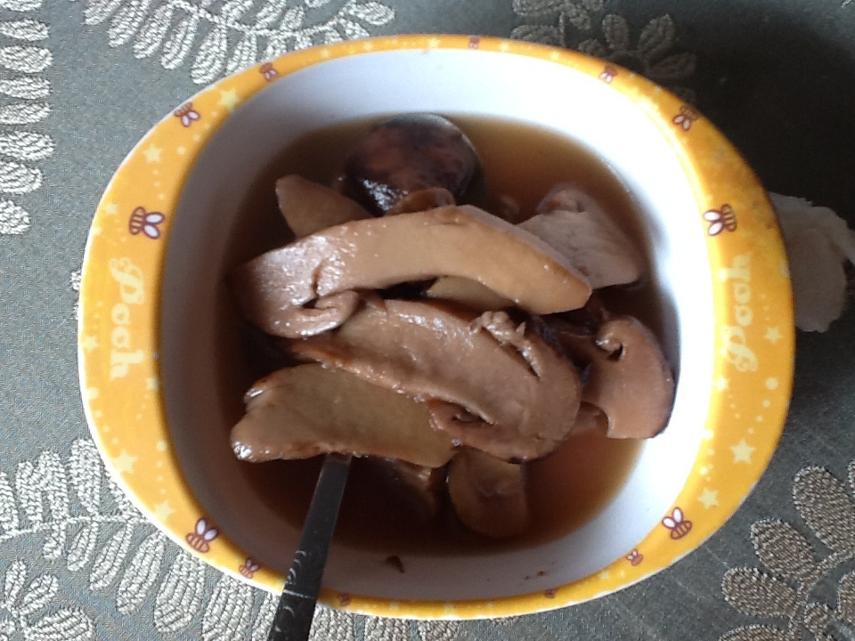 姬松茸竹荪菌菇鸡汤