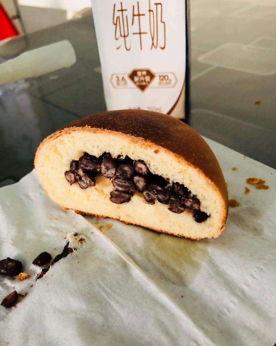 鲜奶红豆包