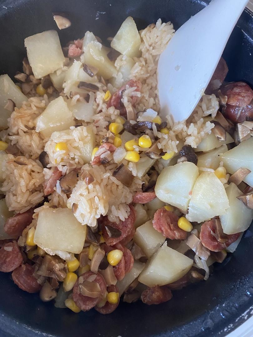 懒人必备～电饭煲腊肠焖饭