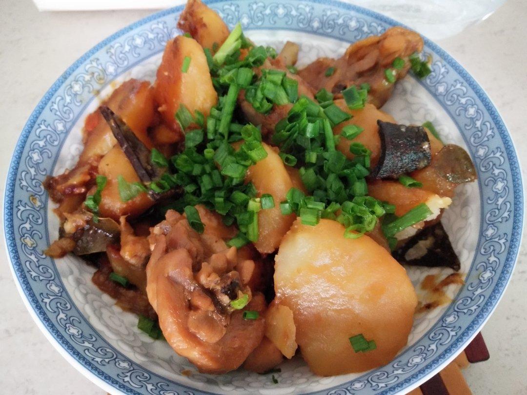 土豆焖鸡