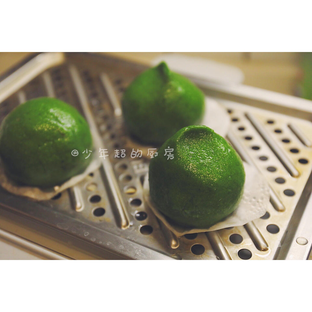 网红咸蛋黄肉松青团