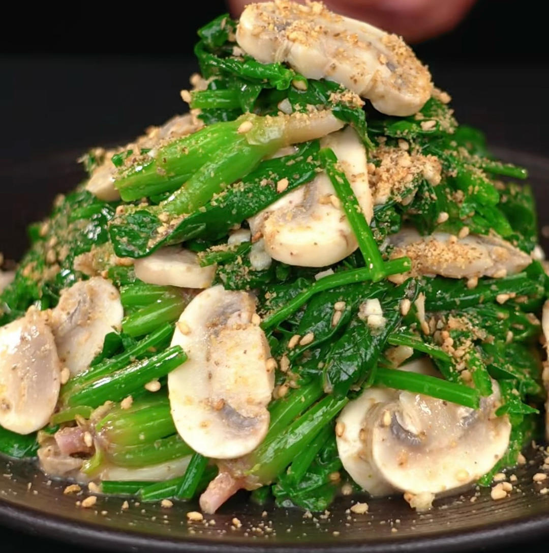 白蘑菇拌菠菜
