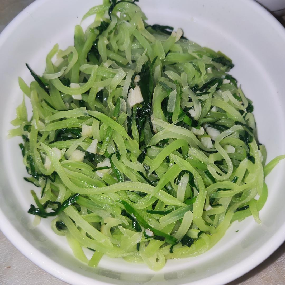 清炒莴笋丝-超快手