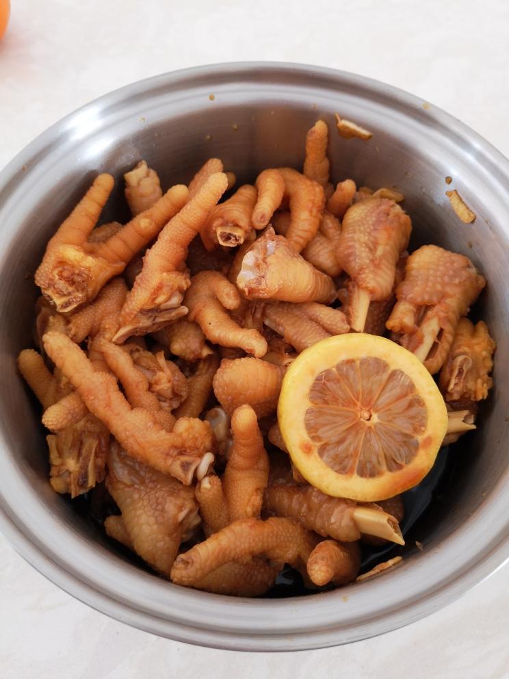 柠檬蒜香味鸡脚的做法