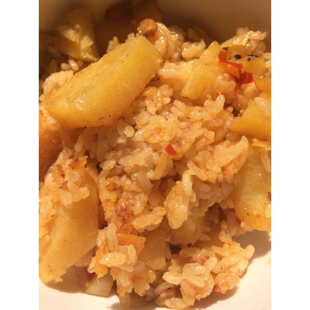 土豆焖饭（电饭锅版）
