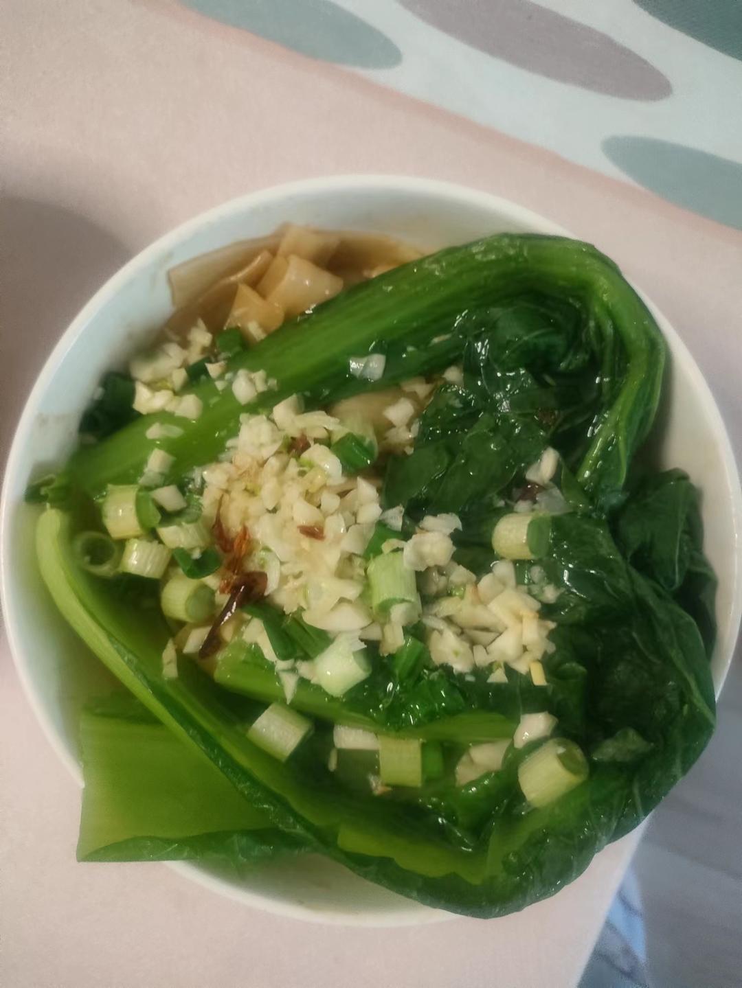 十分钟就能吃上的超简单油泼面