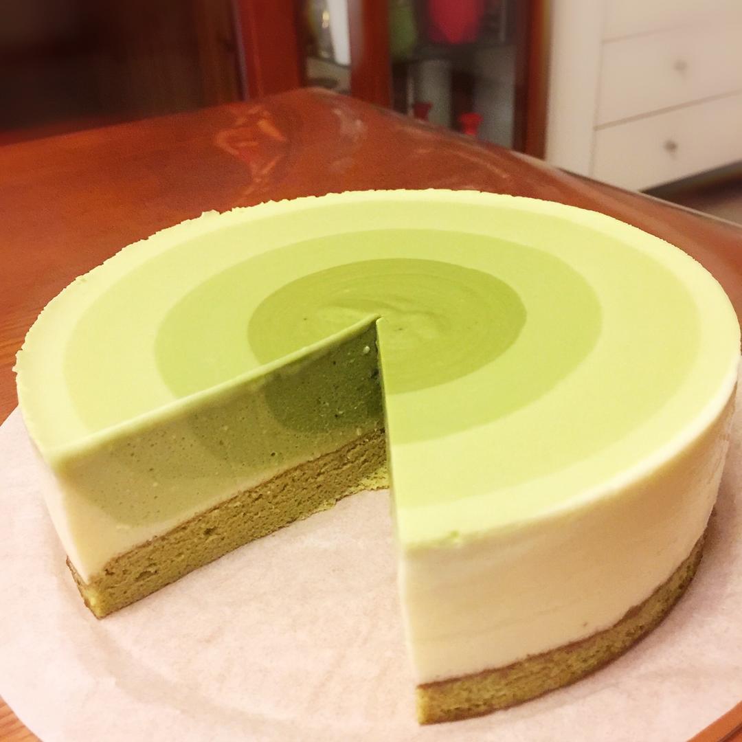 渐变抹茶慕斯蛋糕：我Amanda带着既美又作的抹茶甜点又来了！【曼食慢语】