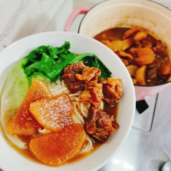 广式萝卜焖牛腩