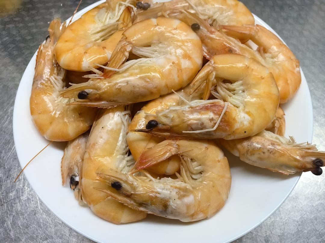 这样煮出来的大虾又嫩又甜！