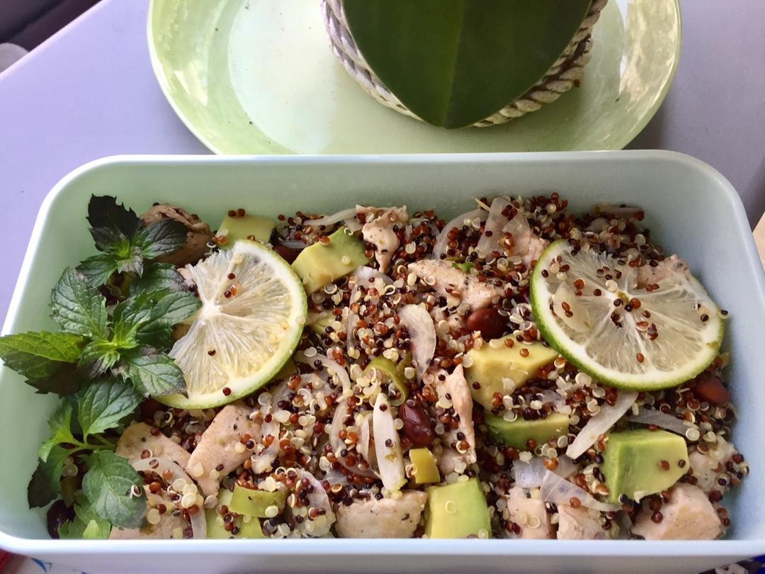 【健康三餐】青柠香菜鸡胸藜麦饭