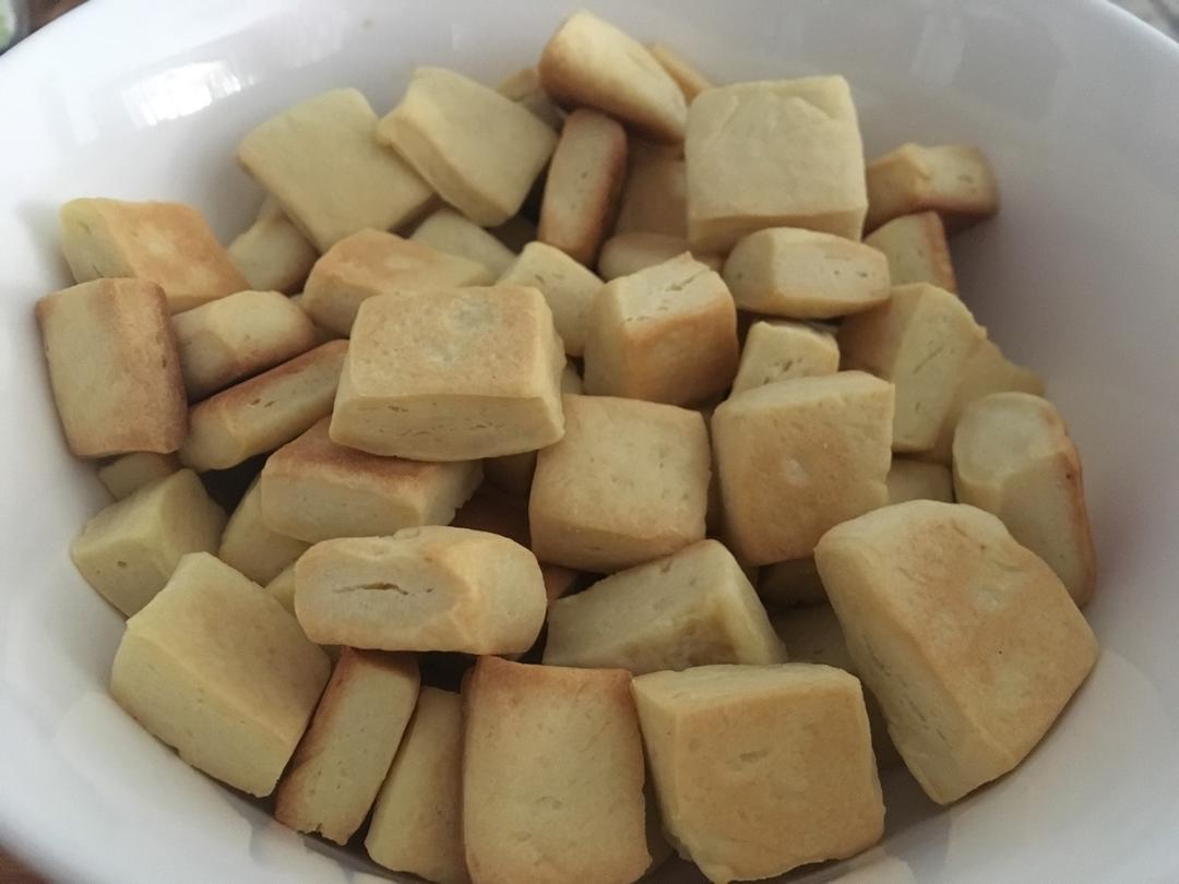 牛奶方块小饼干